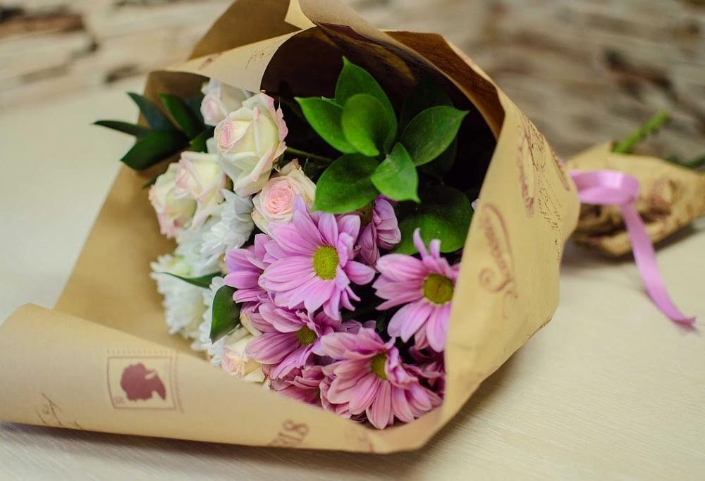 Букет цветов из: Розы и Хризантемы в Большой Вишере