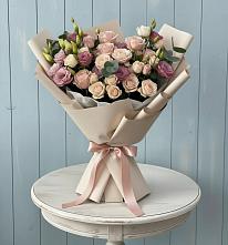 Букет цветов из:  Розы и Лизиантусы в Большой Вишере