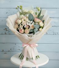 Букет цветов из:  Розы и Лизиантусы #REPLACE_PRED# Большой Вишере