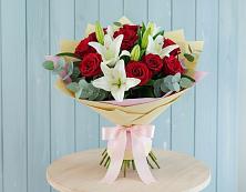 Букет цветов из:  Лилии и Розы в Большой Вишере