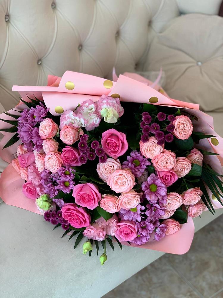 Букет цветов из: Хризантемы, Розы и Лизиантусы в Большой Вишере