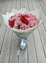 Букет цветов из:  Альстромерии в Большой Вишере