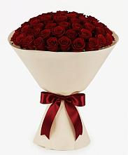 Букет 101 Бордовая роза Блэк Бакарра в Большой Вишере