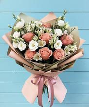 Букет цветов из:  Розы, Альстромерии и Лизиантусы в Большой Вишере