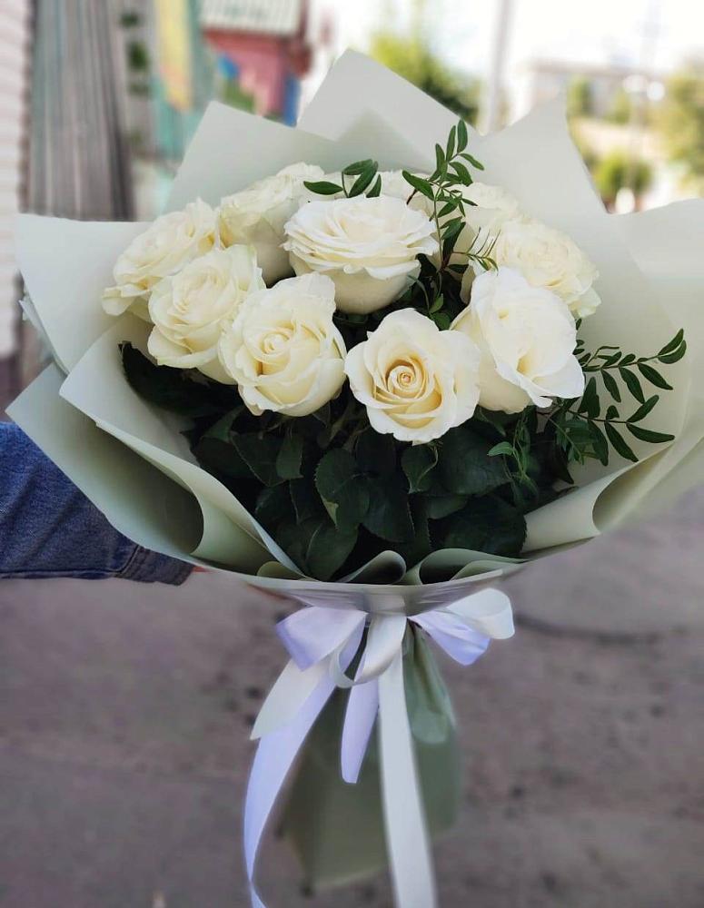 Букет Белые розы Проуд в Большой Вишере