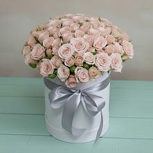 Цветочная композиция из Розы в шляпной коробке в Большой Вишере