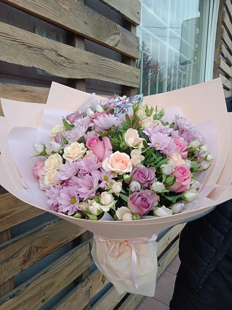 Букет цветов из: Розы и Хризантемы в Большой Вишере