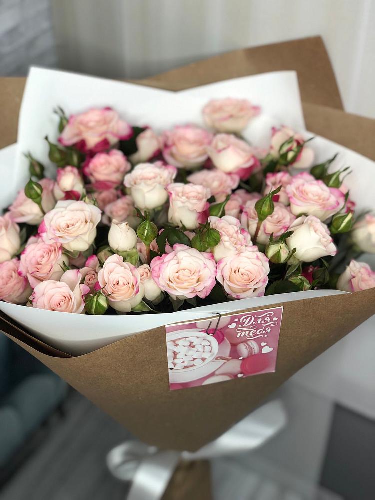 Букет цветов из: Розы в Большой Вишере