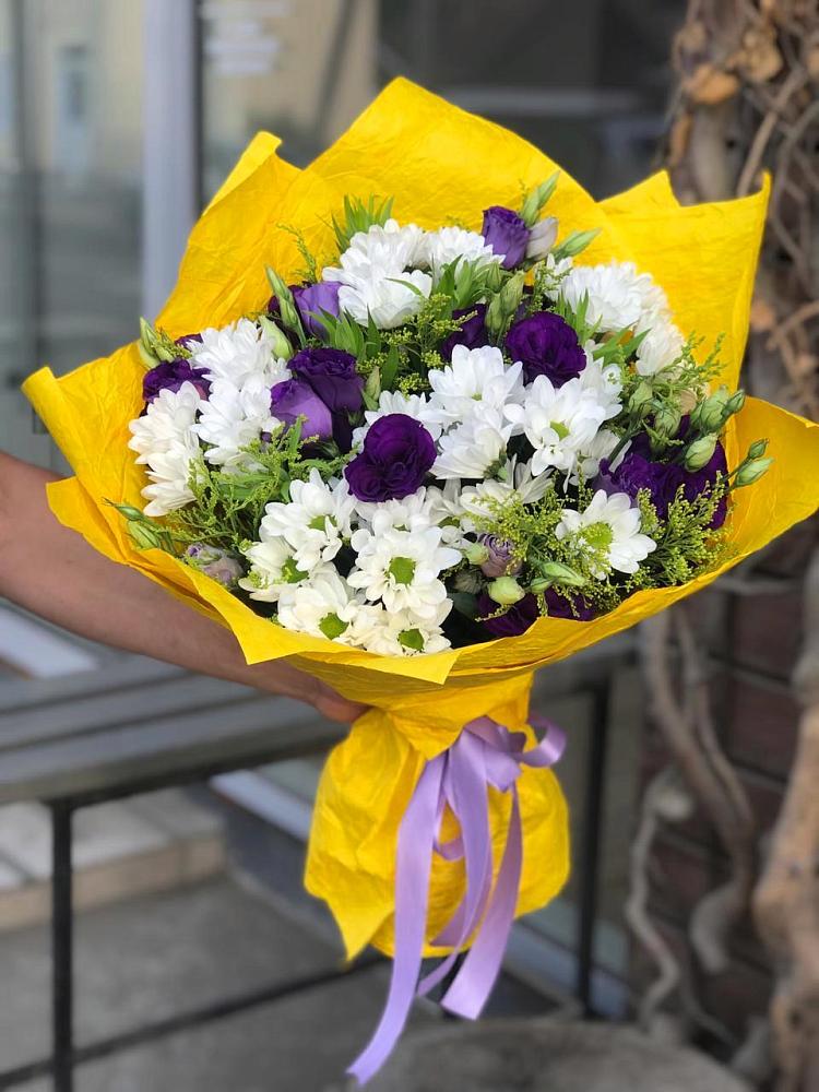 Букет цветов из: Ирисы, Хризантемы и Ромашки в Большой Вишере