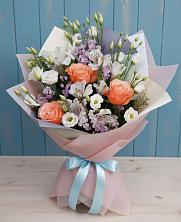 Букет цветов из:  Лизиантусы, Розы, Альстромерии и Гипсофила в Большой Вишере