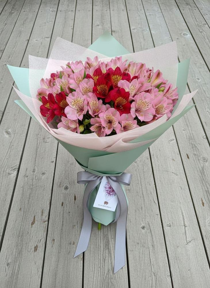 Букет цветов из: Альстромерии в Большой Вишере