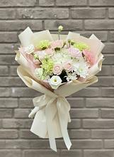 Букет цветов из:  Гвоздики, Розы, Лизиантусы и Хризантемы в Большой Вишере