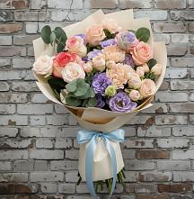 Букет цветов из:  Розы, Лизиантусы и Гвоздики в Большой Вишере