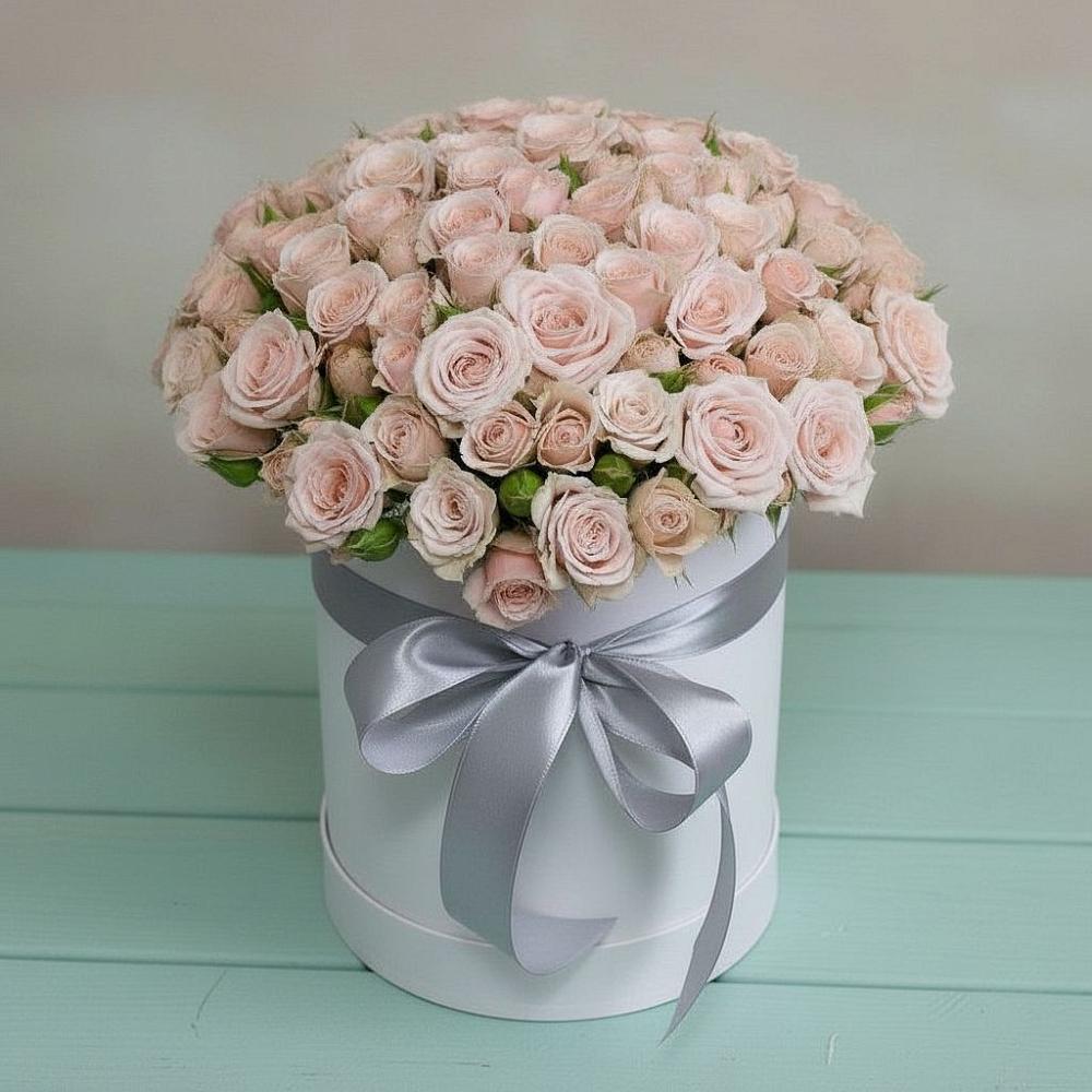 Цветочная композиция из Розы в шляпной коробке в Большой Вишере