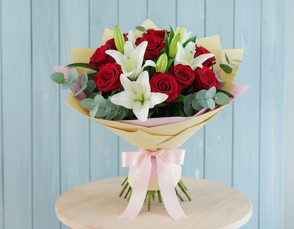 Букет цветов из: Лилии и Розы в Большой Вишере